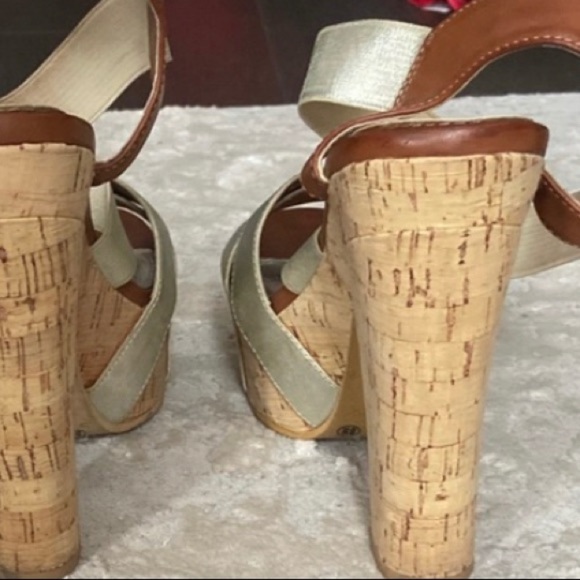 Beautiful heels Sandals - Picture 5 of 6